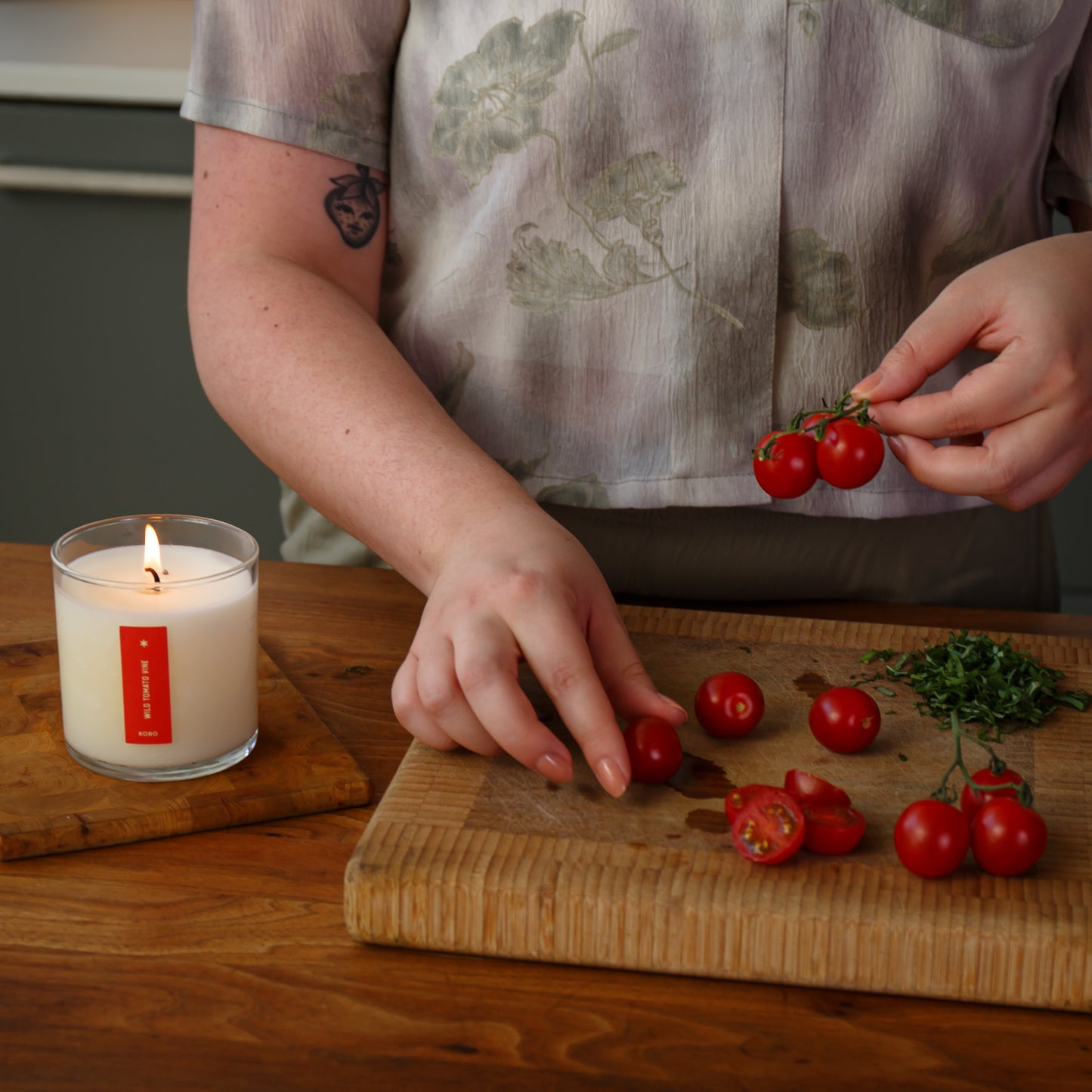 Alternate Image of Wild Tomato Vine Candle
